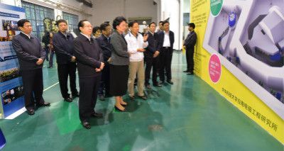 图2：2016.10刘延东副总理访问色色视频
，与樊明武院士探讨质子治疗装备研发情况_meitu_2